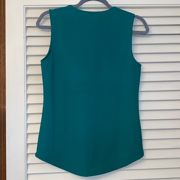 Ann Taylor Ruffle shell - Picture 3 of 4